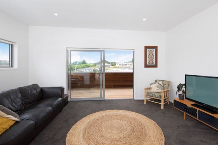 Photo of property in 76 Solan Drive, Waimauku, 0812