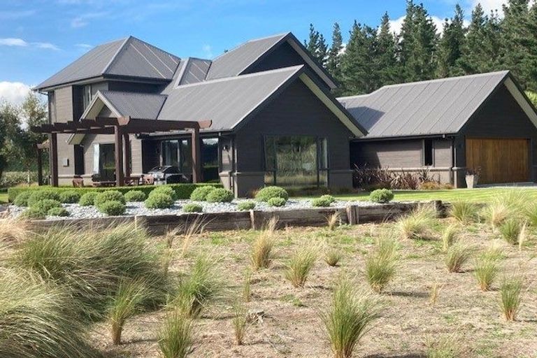 Photo of property in 623 Coleridge Road, Windwhistle, Hororata, 7572