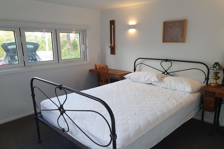 Photo of property in 156 Piha Road, Piha, New Lynn, 0772