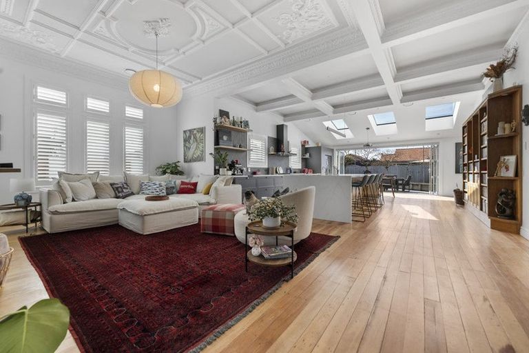 Photo of property in 127 Hargest Crescent, Saint Clair, Dunedin, 9012