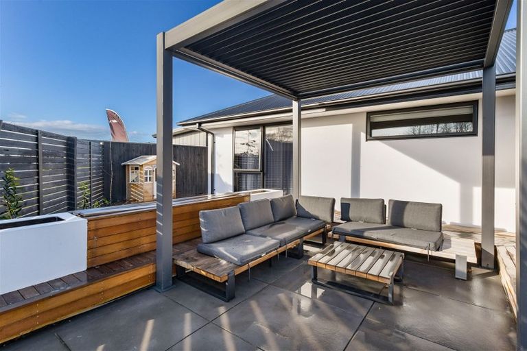 Photo of property in 8 Whitburn Avenue, Halswell, Christchurch, 8025