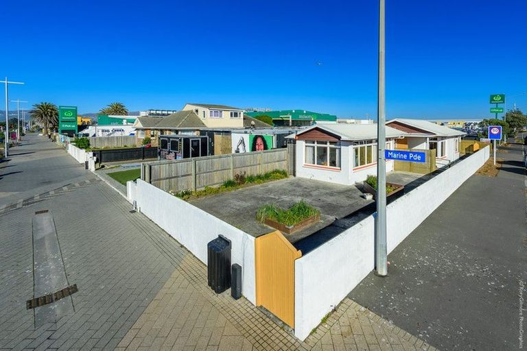 Photo of property in 205 Marine Parade, New Brighton, Christchurch, 8083