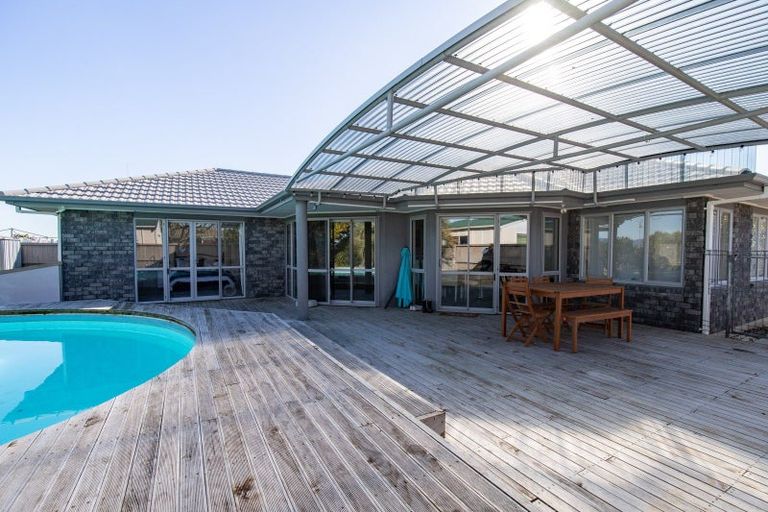 Photo of property in 10 Harris Place, Ngatea, 3503