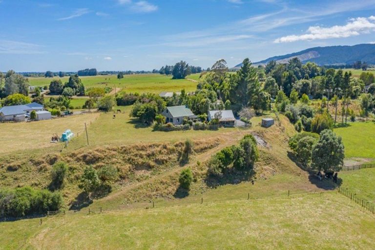 Photo of property in 358 Kimberley Road, Levin, 5571