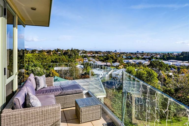 Photo of property in 3a Hillcrest Street, Glen Avon, New Plymouth, 4312