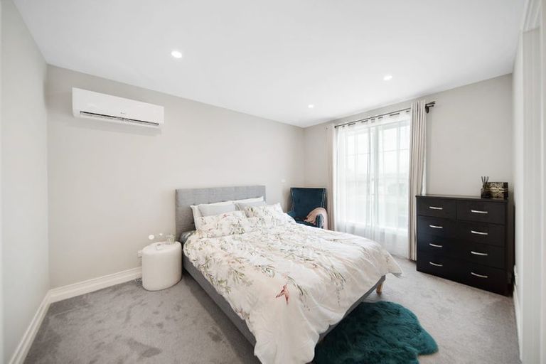 Photo of property in 2 Bela Vista Boulevard, Swanson, Auckland, 0614