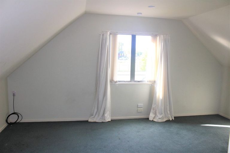 Photo of property in 183 Memorial Avenue, Burnside, Christchurch, 8053