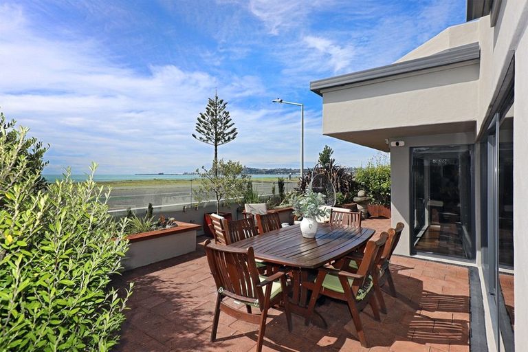 Photo of property in 66 The Esplanade, Westshore, Napier, 4110