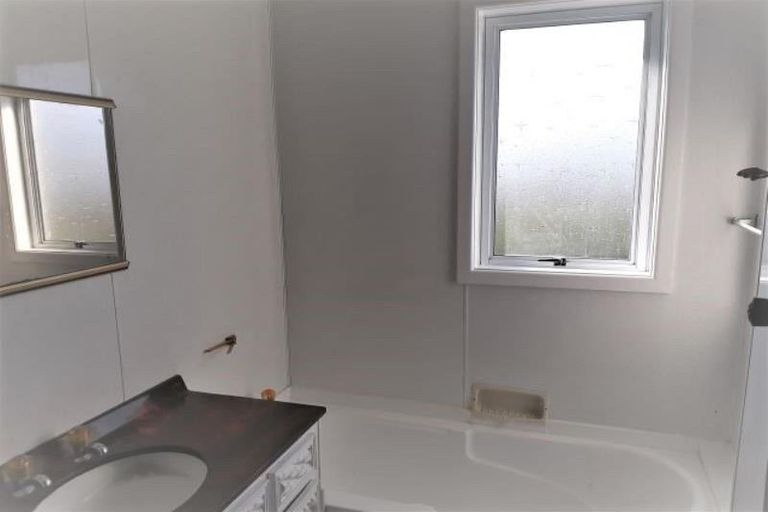 Photo of property in 14 Barclay Street, Ferndale, New Plymouth, 4310