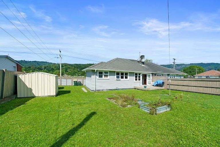 Photo of property in 306 George Street, Stokes Valley, Lower Hutt, 5019