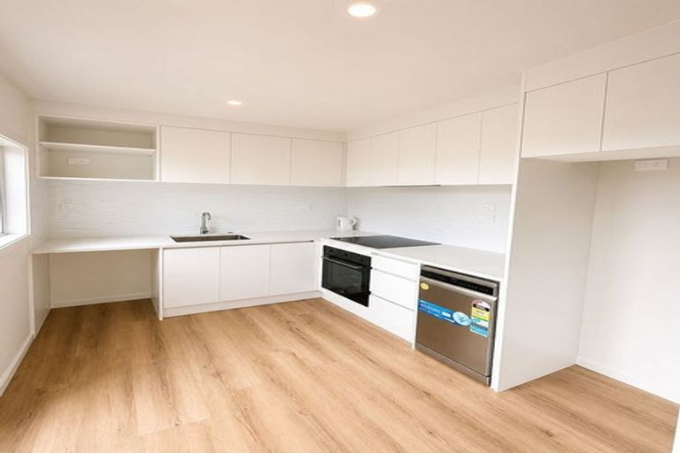 Photo of property in 20 Megan Avenue, Pakuranga Heights, Auckland, 2010