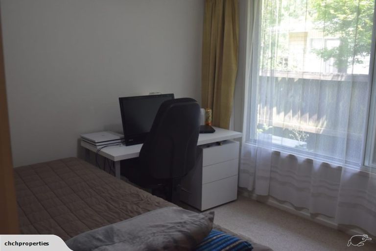 Photo of property in 11 Glenavon Place, Ilam, Christchurch, 8041