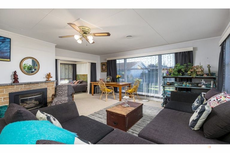 Photo of property in 15 Rugby Street, Waimate, 7924