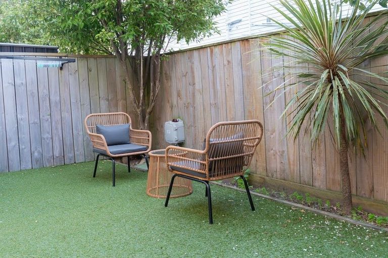 Photo of property in 3/97 Whites Line East, Waiwhetu, Lower Hutt, 5010