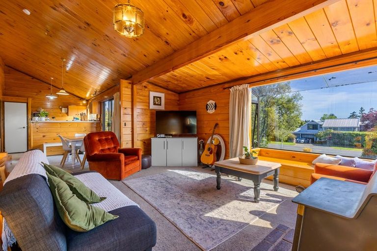 Photo of property in 64 Shepherd Road, Waipahihi, Taupo, 3330