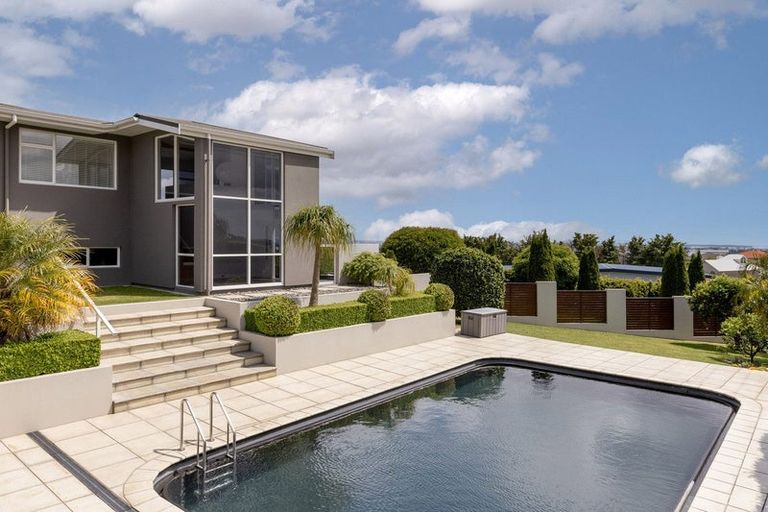 Photo of property in 98 Waikite Road, Welcome Bay, Tauranga, 3175
