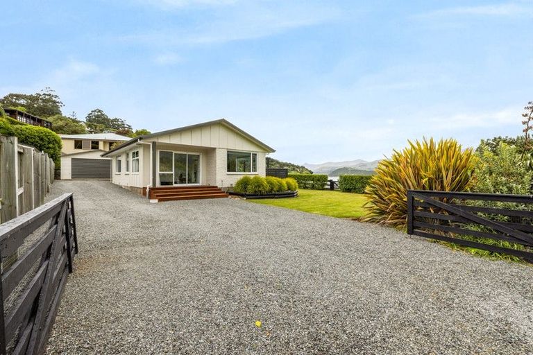 Photo of property in 2 Haywards Lane, Duvauchelle, 7581