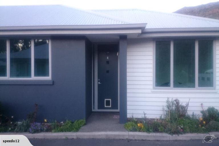 Photo of property in 4/9 Marsden Street, Heathcote Valley, Christchurch, 8022