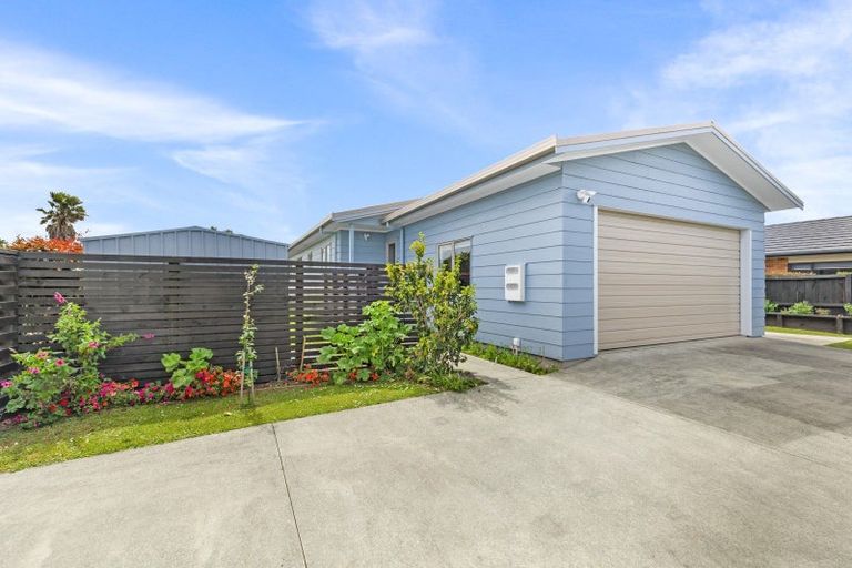 Photo of property in 16 Kedge Drive, Mangawhai, 0505