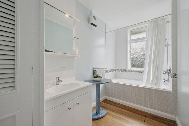 Photo of property in 223 Tomahawk Road, Andersons Bay, Dunedin, 9013