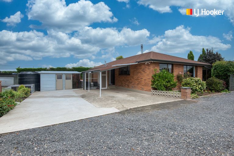 Photo of property in 495 Centre Road, Momona, Outram, 9073