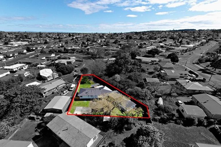 Photo of property in 12 Barnard Place, Manurewa East, Auckland, 2102