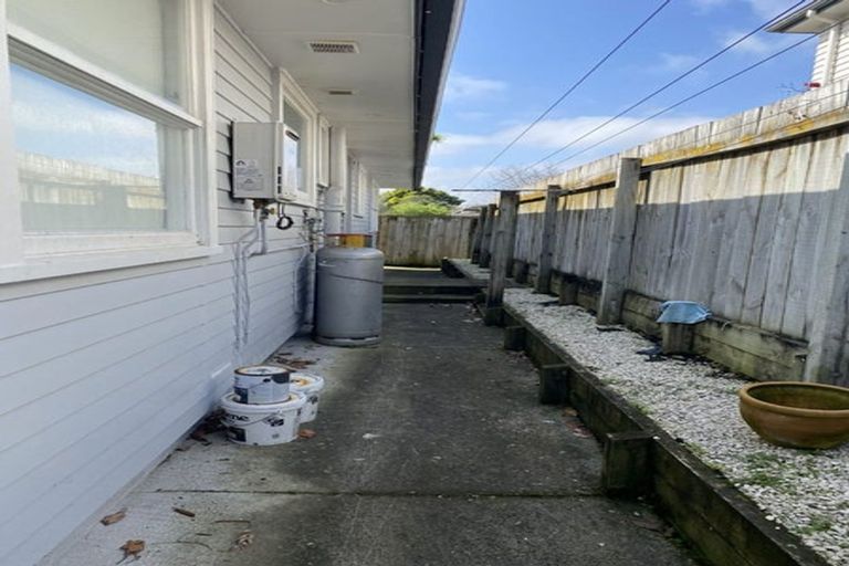 Photo of property in 27 Exminster Street, Blockhouse Bay, Auckland, 0600