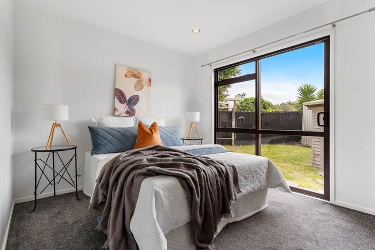 Photo of property in 24 Pinehurst Place, Wattle Downs, Auckland, 2103