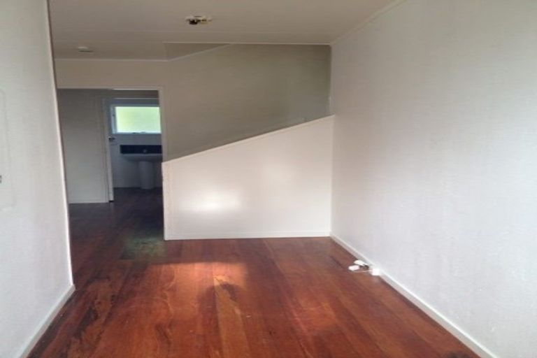 Photo of property in 1/44 Lysander Crescent, Beach Haven, Auckland, 0626