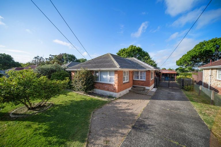 Photo of property in 63 Hallberry Road, Mangere East, Auckland, 2024
