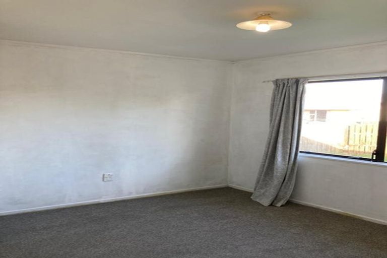 Photo of property in 1/44 Shifnal Drive, Randwick Park, Auckland, 2105