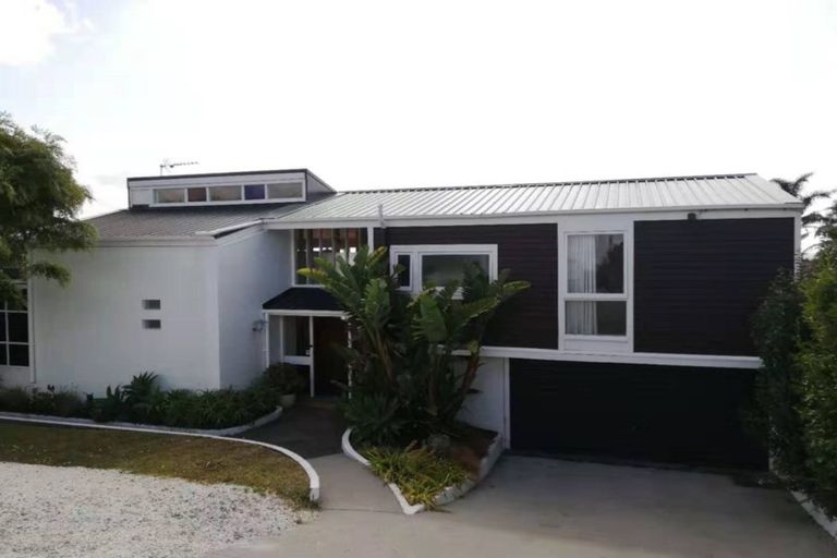 Photo of property in 231 Te Atatu Road, Te Atatu South, Auckland, 0610