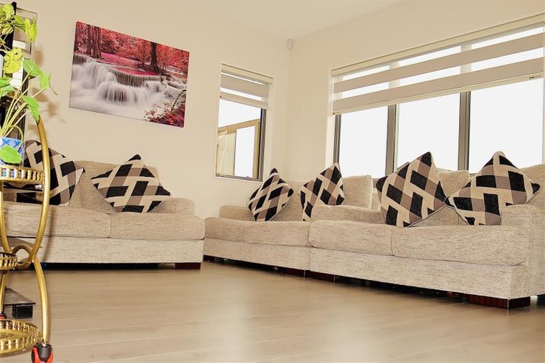 Photo of property in 6 Te Aramanu Crescent, Papakura, 2110