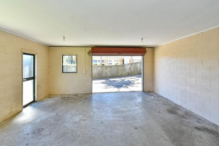 Photo of property in 2/7 Duke Street, Papakura, 2110