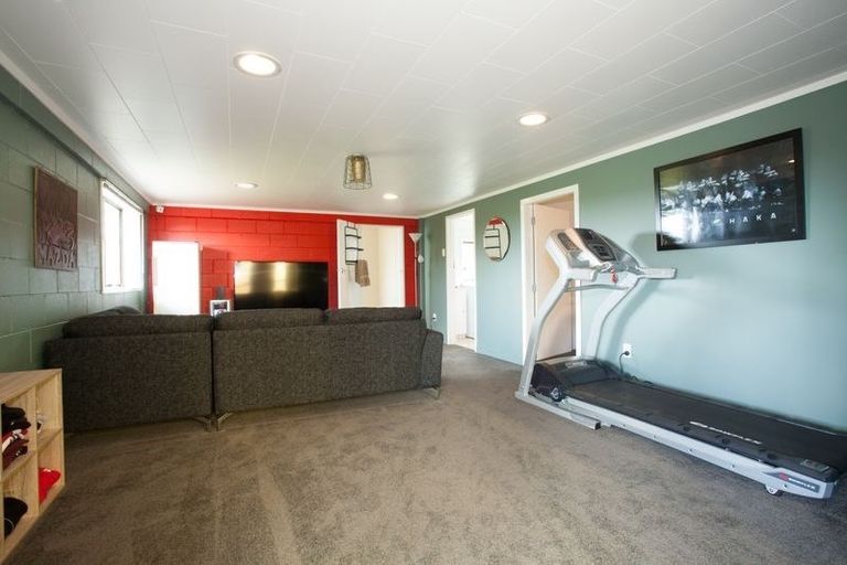 Photo of property in 121 Kimihia Road, Huntly, 3700