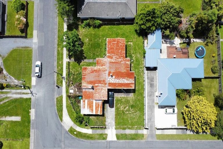 Photo of property in 43 Dover Road, Wainuiomata, Lower Hutt, 5014