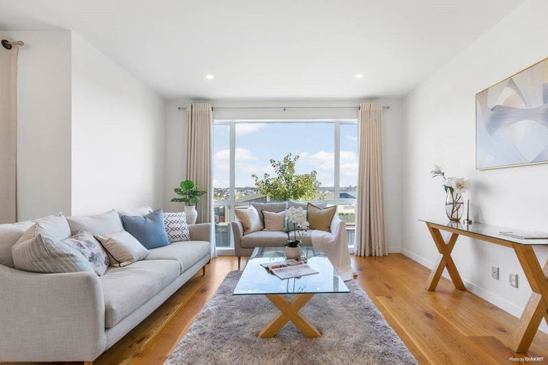 Photo of property in 63 Wainui Road, Silverdale, 0932