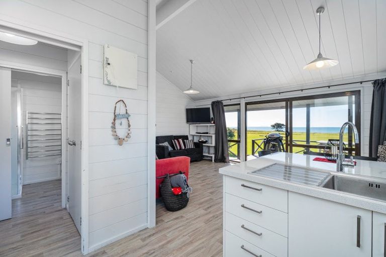 Photo of property in 114 Totara Place, Matarangi, Whitianga, 3592