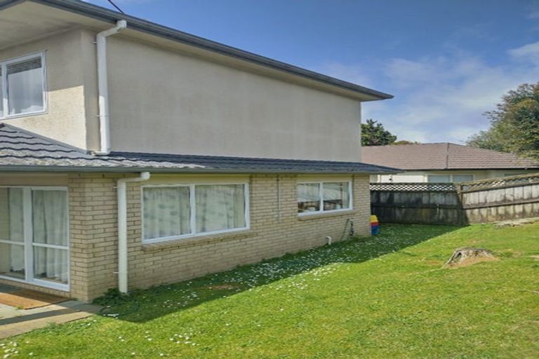 Photo of property in 2/10 Saints Court, Manurewa, Auckland, 2102