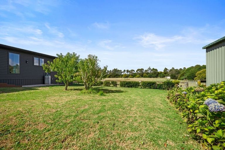 Photo of property in 216 Riverhead Road, Kumeu, 0892