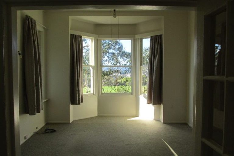 Photo of property in 98 Rolleston Street, Mount Cook, Wellington, 6021