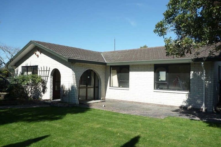 Photo of property in 56 Bellingham Place, Avonhead, Christchurch, 8042
