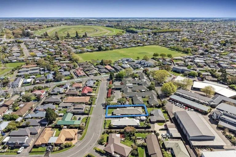 Photo of property in 30b Takaro Avenue, Sockburn, Christchurch, 8042
