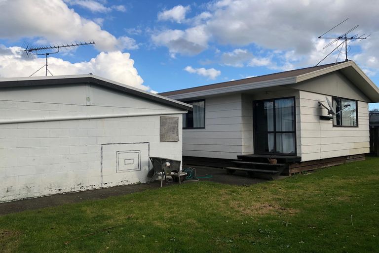 Photo of property in 2/26 Sheehan Avenue, Papakura, 2110