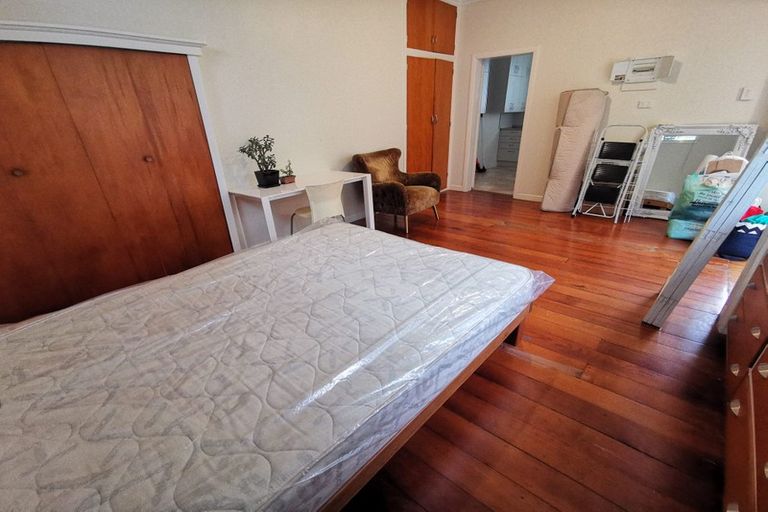 Photo of property in 1/17 Clifton Terrace, Kelburn, Wellington, 6012