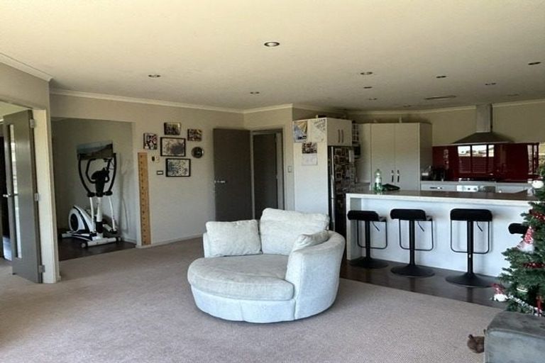 Photo of property in 34 Sumner Terrace, Aotea, Porirua, 5024