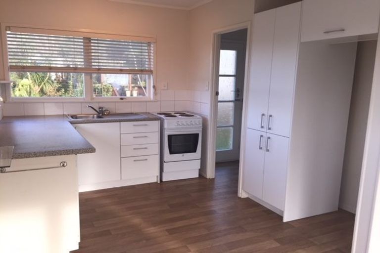 Photo of property in 2/58 Arran Road, Browns Bay, Auckland, 0630