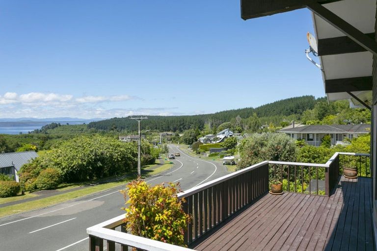 Photo of property in 90 Wakeman Road, Acacia Bay, Taupo, 3330