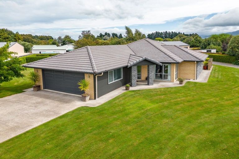 Photo of property in 3 Camellia Lane, Carterton, 5713