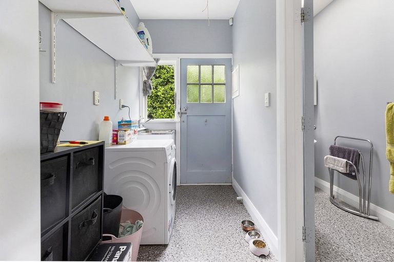 Photo of property in 7 Moana Road, Kelburn, Wellington, 6012